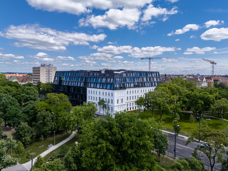 Amikor a múlt falai a jövőbe nyílnak - Dürer Park Irodaházak