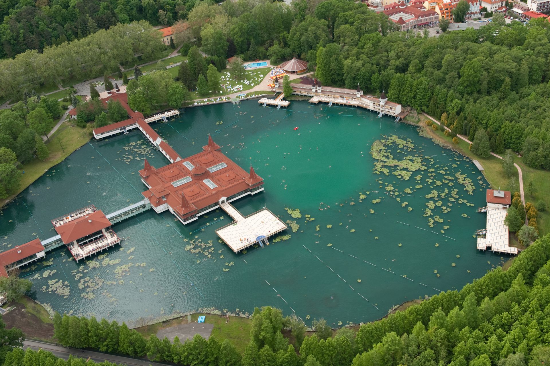 Hévíz Gyógyfürdő-Tófürdő és a Hévízi Szent András Reumakórház és Gyógyfürdő fejlesztése - építészeti tervpályázat