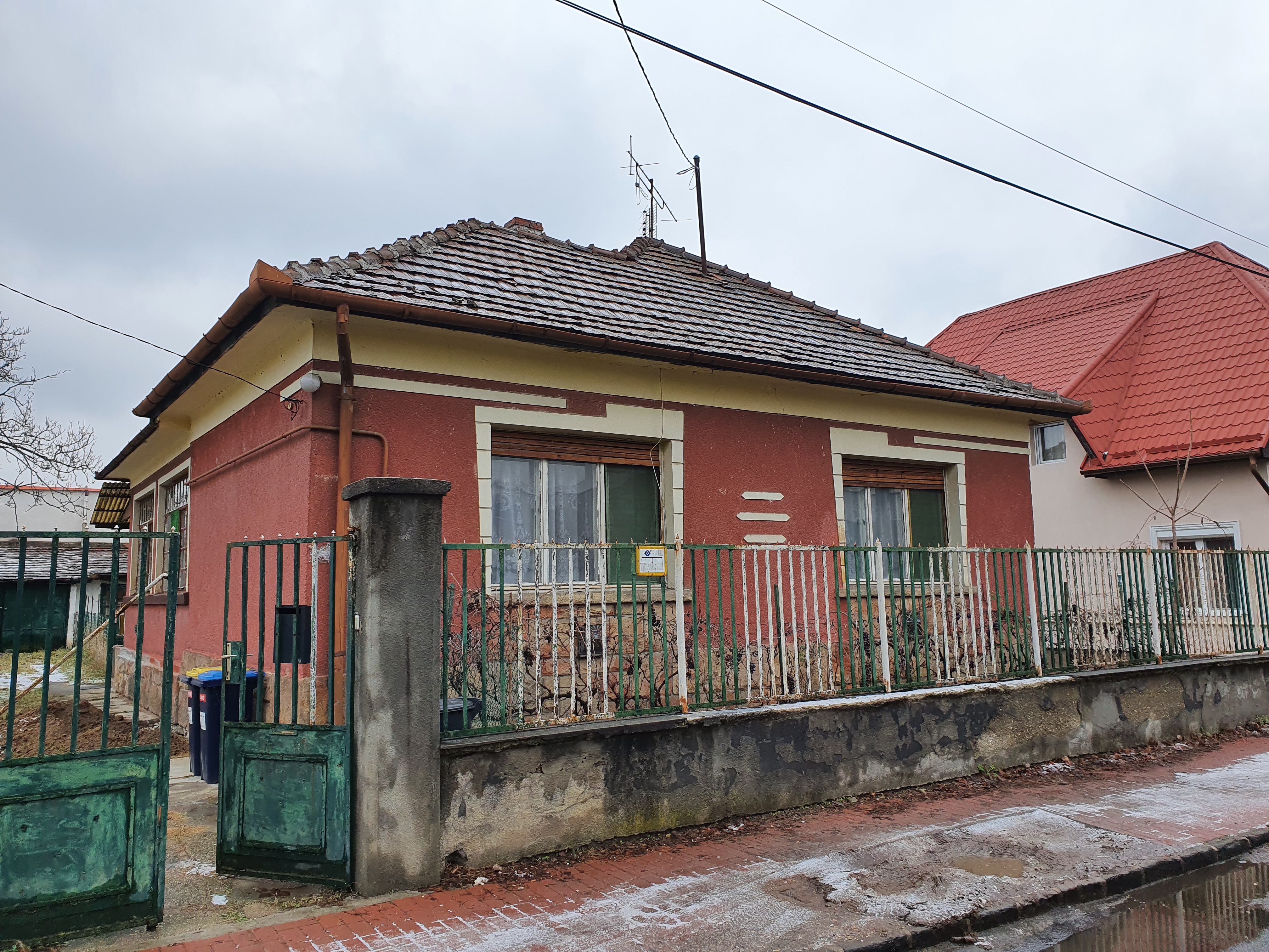 1046 Budapest, Kunhalom utca 4., hrsz.: 75223